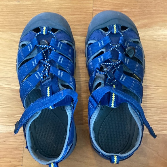 Keen - Picture 2 of 6